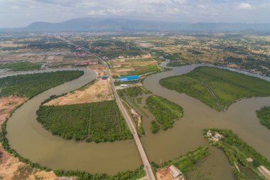 Krong Kamp manzarası, Praek Tuek Chhu Nehri, Kamp 'taki Fil Dağları Asya Hava Aracı Fotoğrafı