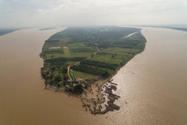 Koh Dach - İpek Adası yerel plajı, Mekong nehri üzerinde Phnom Penh Kamboçya 'da bir ada