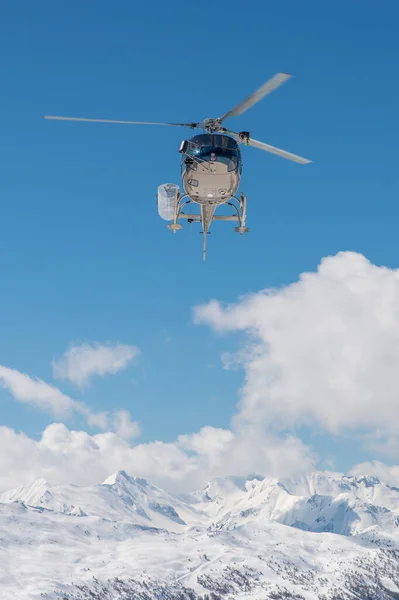 Helicóptero Céu Francês Alpes Franceses Inverno Montanhas Nevadas Françaeuropa — Fotografia de Stock