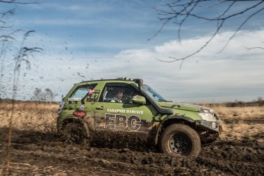 CHECHLO- KLUCZE / POLAND - 15 Şubat 2014: Offroad 4x4 Kum Sahası Rallisi, dörtlü bisiklet, motokros, atv, Klucze Polonya 'da ülke genelinde off-road arabaları