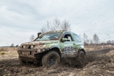 CHECHLO- KLUCZE / POLAND - 15 Şubat 2014: Offroad 4x4 Kum Sahası Rallisi, dörtlü bisiklet, motokros, atv, Klucze Polonya 'da ülke genelinde off-road arabaları