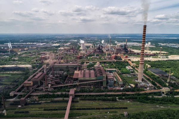 Industrielle Stahlwerke Eisenhüttenwerke Metallurgische Anlage Stahlwerk Schwerindustrie Europa Polen Dabrowa lizenzfreie Stockbilder