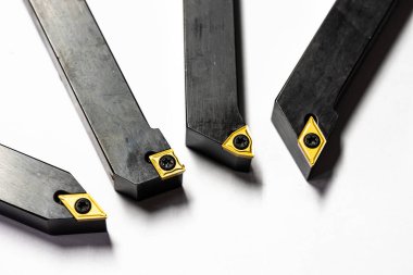 Kaplamalı karpit kesme aletleri mekanik bağlanma ile. Torna tezgahı için ekipman. Metal kesme ekipmanları. cnc makineleri için araçlar.