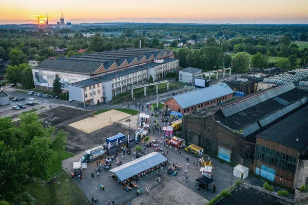 Rajd Ciężarówek Jedzeniem Impreza Fast Food Dąbrowie Gorniczej Widok Lotu — Zdjęcie stockowe