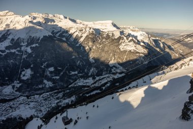 İsviçre 'nin merkezindeki Bernese Oberland' deki Wengen dağ köyü. İsviçre 'deki Jungfrauregion' in bir parçası