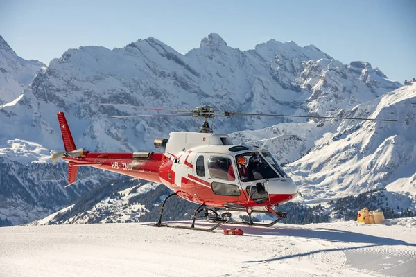 Elicottero Sulle Montagne Hihg Elicottero Sulle Alpi Svizzere Jungfrauregion Svizzera — Foto Stock