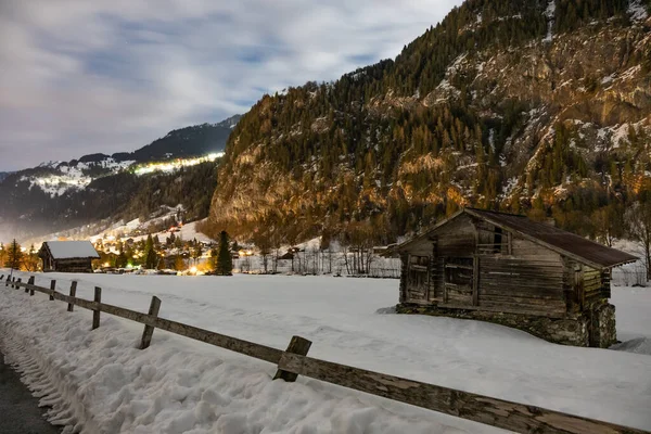 Sviçre Nin Bern Kantonundaki Interlaken Oberhasli Bölgesinde Geceleri Lauterbrunnen Köyü — Stok fotoğraf