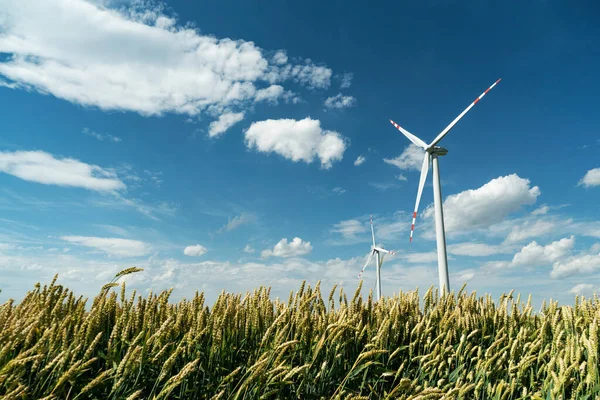 Vindturbiner Landfilerna Turbiner Farm Village Från Drönare Antenn Utsikt Vacker — Stockfoto