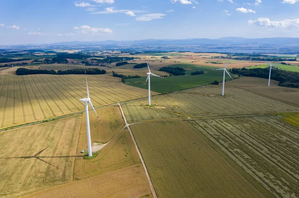 Vindturbiner Landfilerna Turbiner Farm Village Från Drönare Antenn Utsikt Vacker — Stockfoto