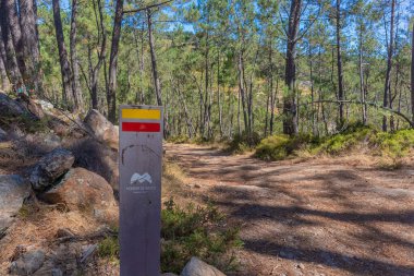 İzler için kırmızı ve sarı işaretler, Mondim de Basto, Vila Real