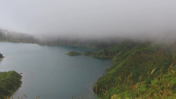 Fire Lagoon Lagoa Fogo Cloudy Day Moody Dramatic — Stock Video