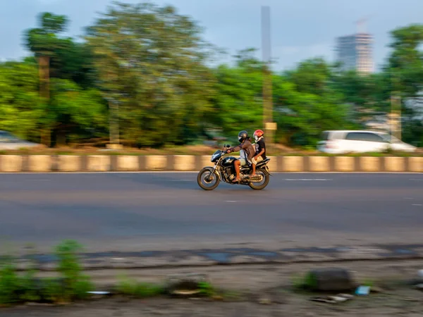 Mumbai India September 2020 People Mask Riding Motorbike Streets Mumbai — Stock Photo, Image