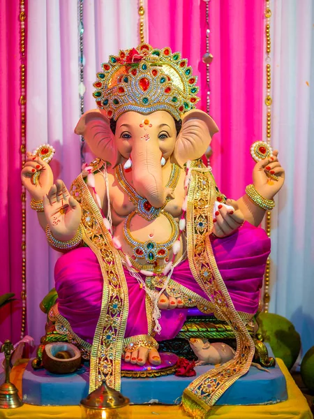 Gesloten Van Lord Ganesha Met Witte Ping Achtergrond — Stockfoto