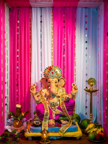 Gesloten Van Lord Ganesha Met Witte Ping Achtergrond — Stockfoto