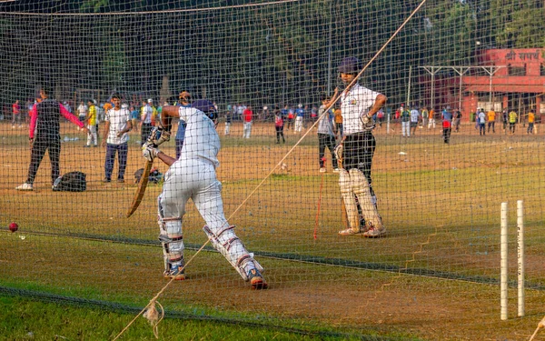 Mumbai India Diciembre 2020 Niño Identificado Practicando Bateo Para Mejorar — Foto de Stock