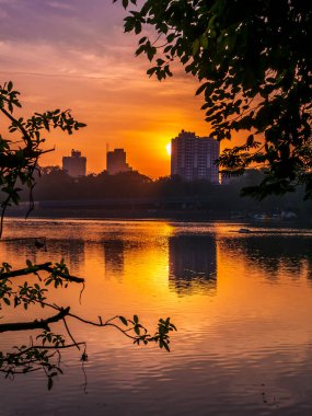Thane, Hindistan, 22 Aralık 2020: Masunda Talao veya Talao Pali, Thane şehrinin turistlerin eğlence faaliyetleri için en ünlü simgelerinden biri.