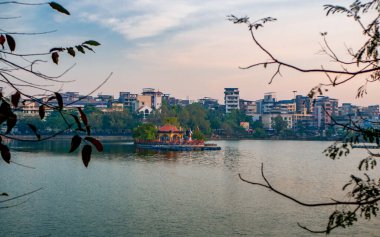 Thane, Hindistan, 22 Aralık 2020: Masunda Talao veya Talao Pali, Thane şehrinin turistlerin eğlence faaliyetleri için en ünlü simgelerinden biri.