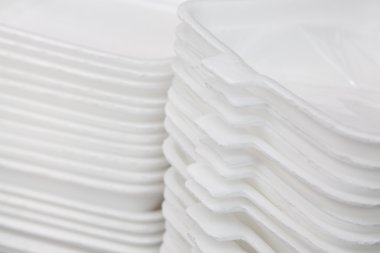 Köpük kutu yığını