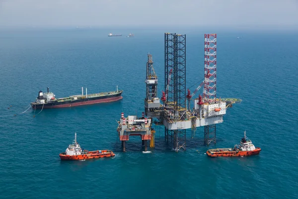 Plataforma de perfuração de equipamento de petróleo offshore — Fotografia de Stock