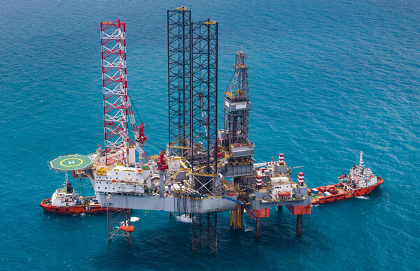 Offshore oil rig drilling platform