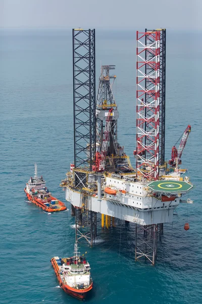 Plataforma de perfuração de equipamento de petróleo offshore — Fotografia de Stock