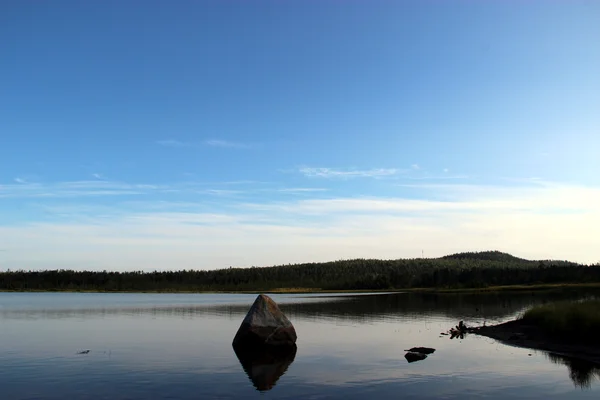 Güzel bir taş nehir Lotta, Rusya Federasyonu-Finlandiya.