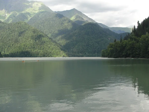 Göl Ritsa, resort yer, Abhazya.