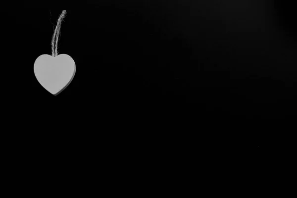 Single White Wooden Heart Isolated Black Background White Heart Hanging — Stock Photo, Image