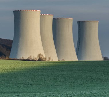 Nükleer enerji santrali. Elektrik santrali. Nükleer enerji. Mochovce. Slovakya.