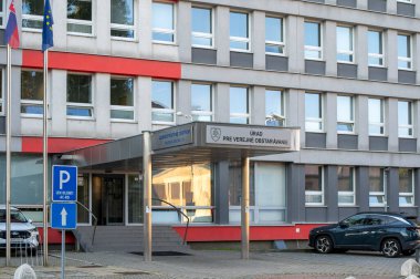 Bratislava, Slovakya - 8 Ekim 2025: Bratislava, Slovakya 'da Kamu Tedarik Ofisi (Urad pre Verejne Obstaravanie, UVO).