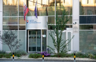 Bratislava, Slovakya - 8 Ekim 2025: Slovakya Cumhuriyeti Yüksek İdare Mahkemesi (Najvyssi spravny sud Slovenskej republiky). Bratislava. Slovakya.