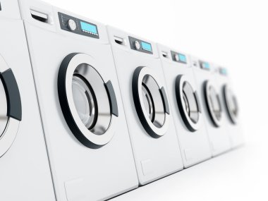 Çamaşır makinesi bir çizgi halinde düzenlenmiş