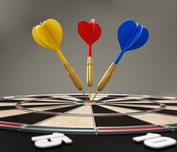 Darts at the center of the target — Stock Photo, Image