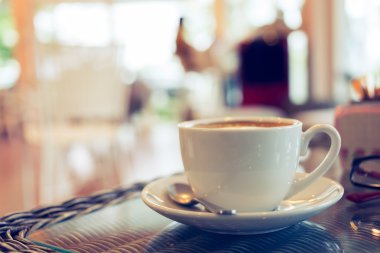 kahve fincanı ile tabloda bulanıklık iç Cafe kahve dükkanı