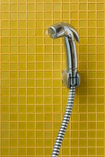 Chuveiro de bidé, spray de bidé no banheiro — Fotografia de Stock