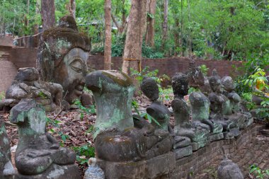 Buda heykeli wat umong, chiang mai, Tayland seyahat etmek tapınak