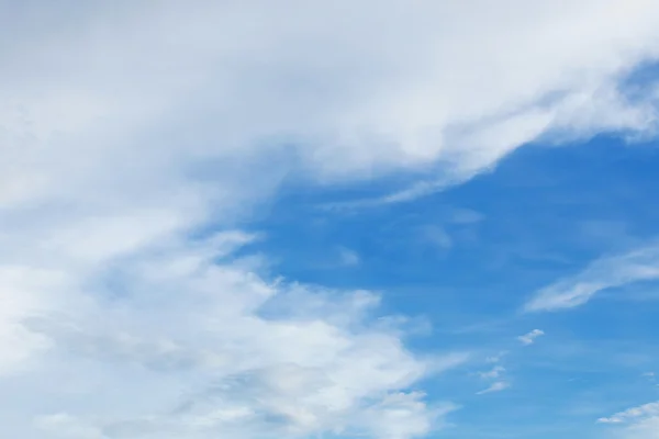 Cloud on blue sky background — Stock Photo, Image