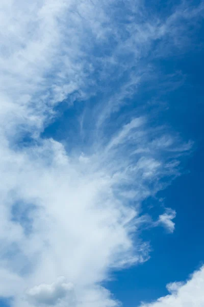 Nuvola e cielo blu sfondo — Foto Stock