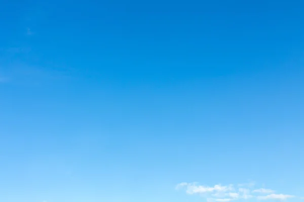 Tiszta kék ég háttér — Stock Fotó