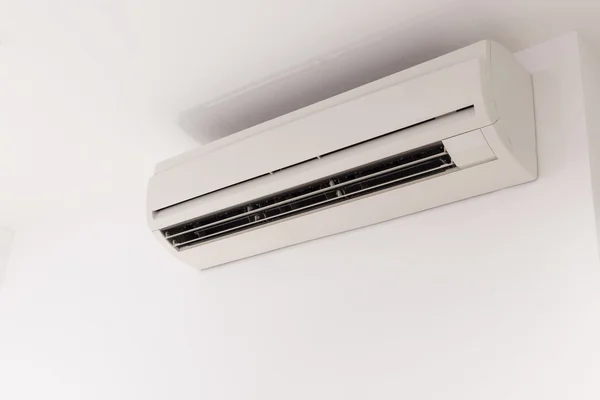 Airconditioner aan de muur — Stockfoto