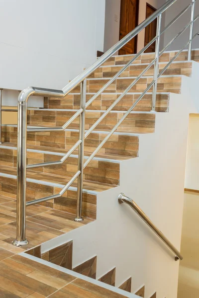 Escalier dans la maison d'habitation — Photo