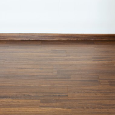 boş oda, beyaz harç duvar arka plan ve ahşap Laminat zemin