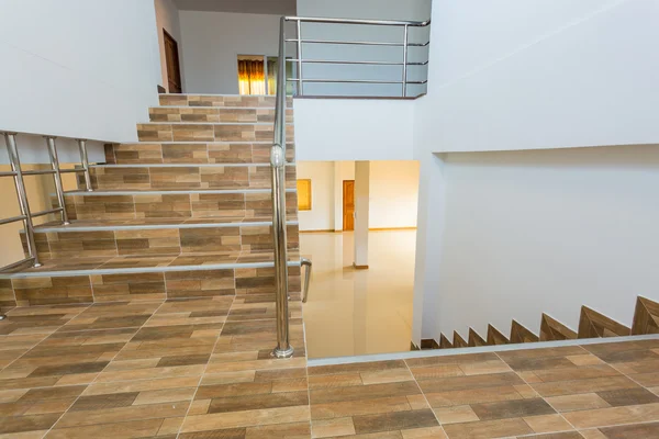 Escalier dans la maison d'habitation — Photo