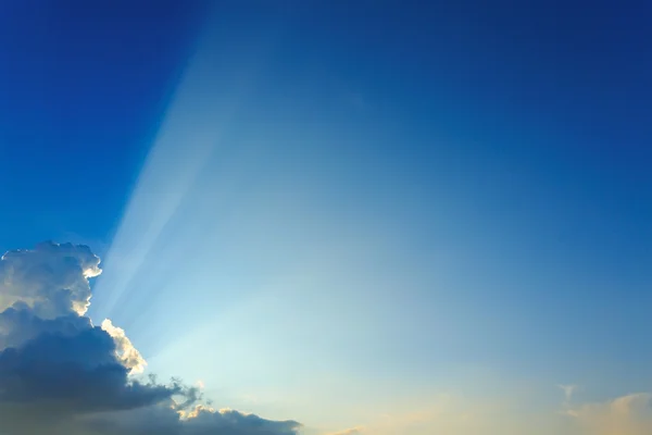 Beautiful light on clear blue sky — Stock Photo, Image