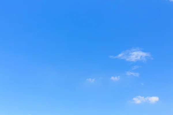 Açık mavi gökyüzü arkaplanı — Stok fotoğraf