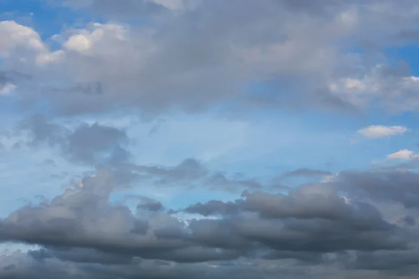 Cielo lunatico drammatico — Foto Stock