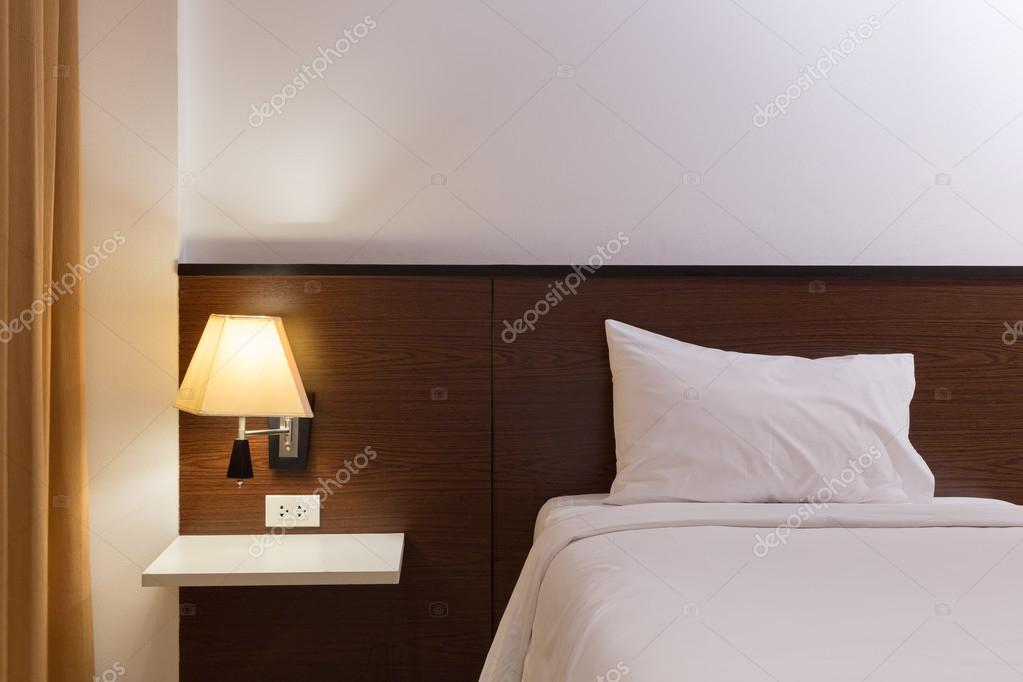 design d\'intérieur chambre à coucher avec lit et lampe de décoration ... design d\'intérieur chambre à coucher avec lit et lampe de décoration ...