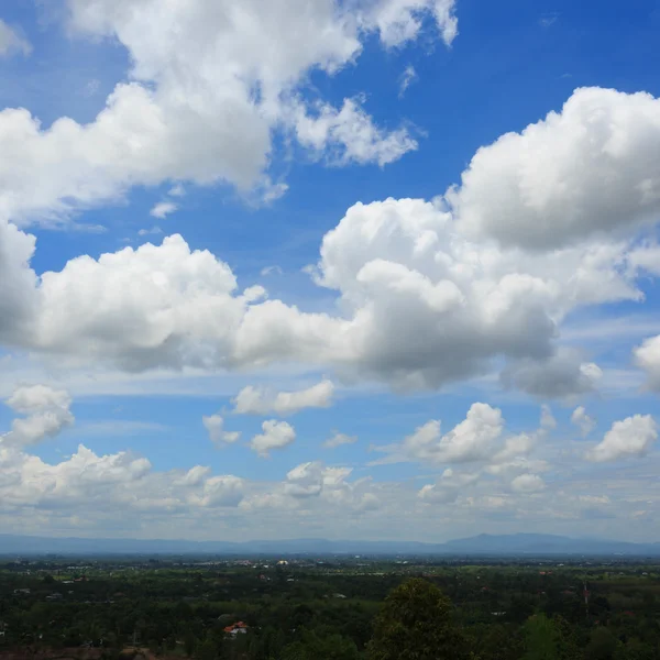 Awan di langit biru — Stok Foto