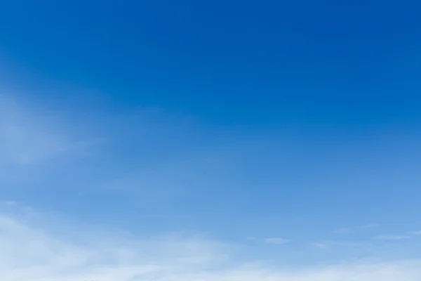 Céu azul claro — Fotografia de Stock