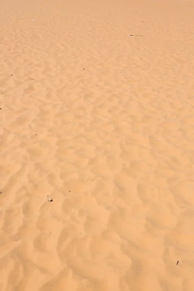 Röd sand dune öknen i Mui Ne, Vietnam — Stockfoto